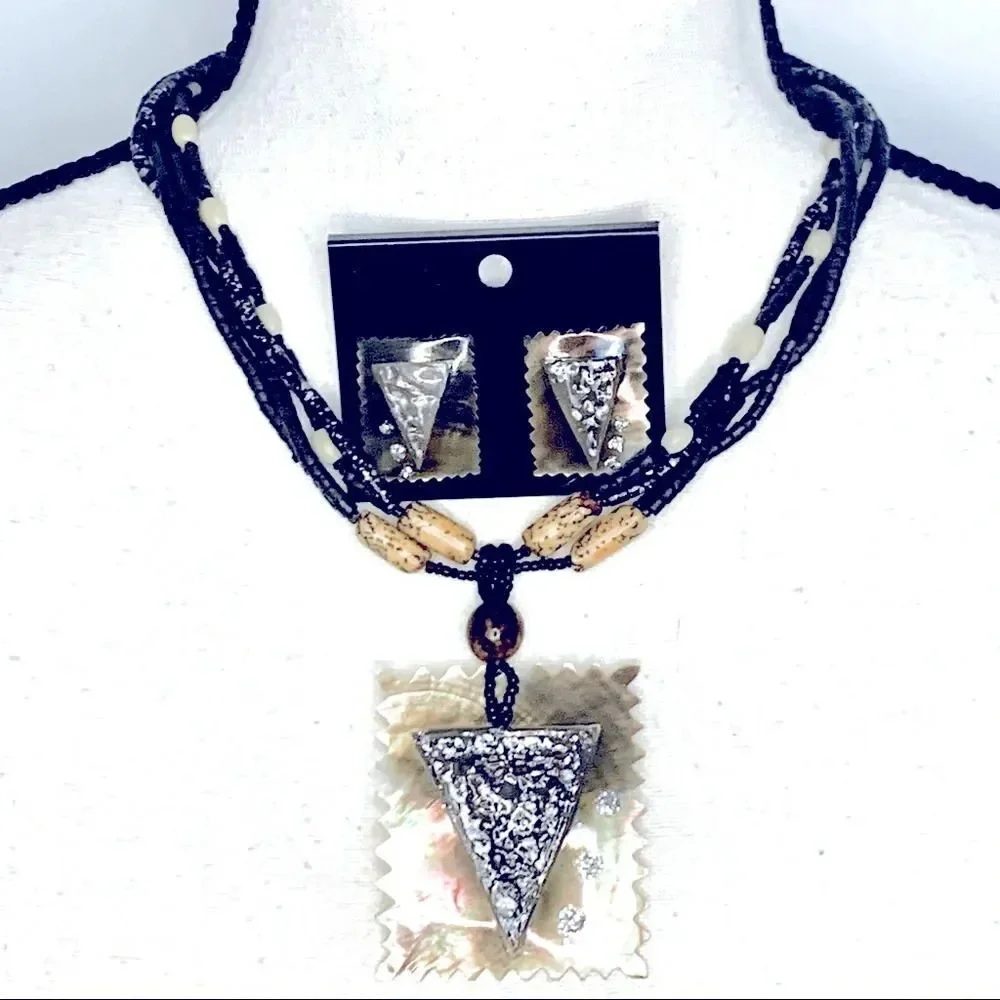 Shell Necklace and‎ Earrings Set NWOT